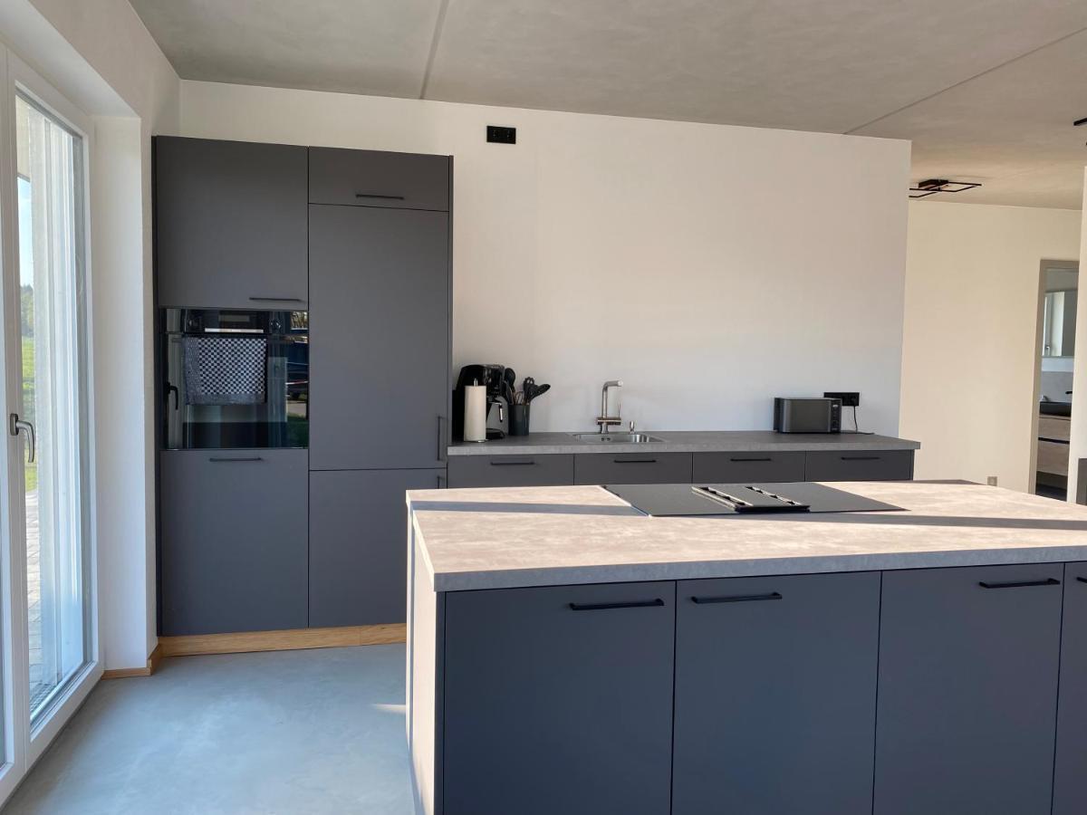 Ferienwohnung Neubau Gruener Wolpertinger Designwhg 106Qm Barrierefrei Breitbrunn am Chiemsee Exterior foto