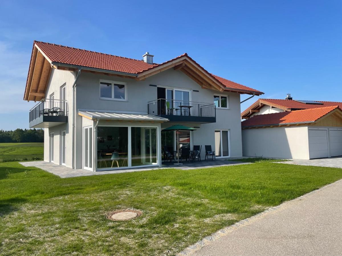Ferienwohnung Neubau Gruener Wolpertinger Designwhg 106Qm Barrierefrei Breitbrunn am Chiemsee Exterior foto